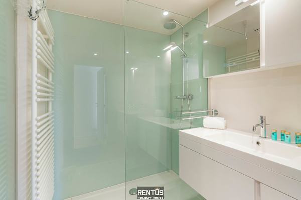 Sealine - modern apartment at 100m from the beach