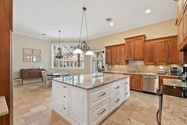 Fully equipped kitchen