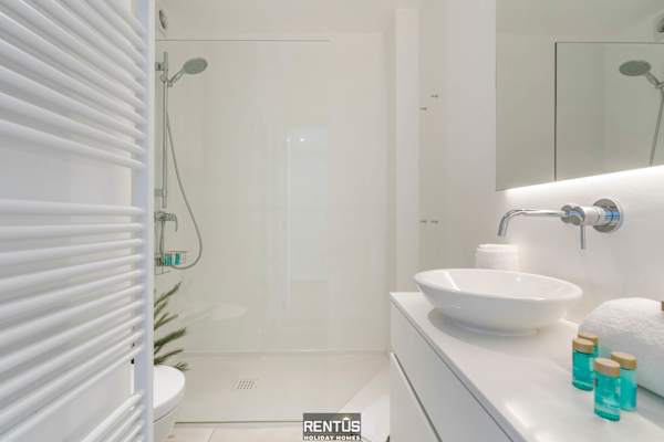 Seacarl - stunning apartment with frontal sea view