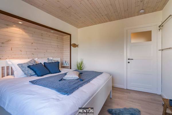 Villa Gamoni - spacious holiday home with garden