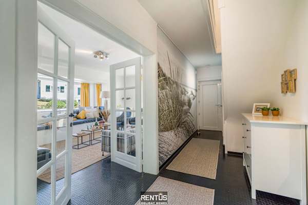 Villa Gamoni - spacious holiday home with garden