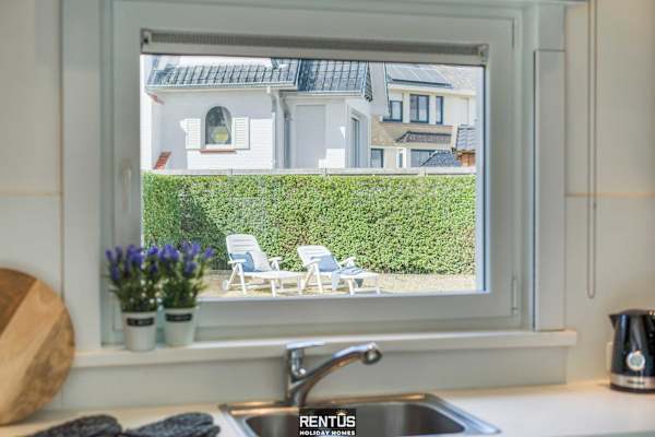 Villa Gamoni - spacious holiday home with garden