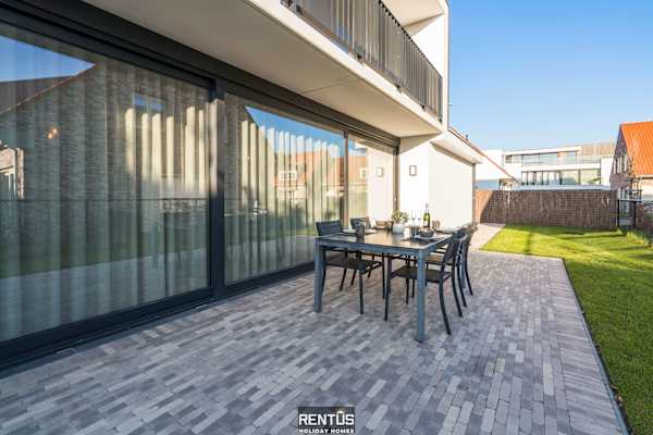 Villa Sailing-large luxury house in quiet location