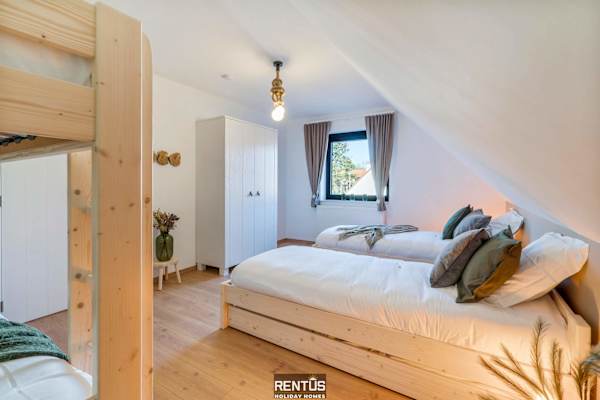Villa Sailing-large luxury house in quiet location