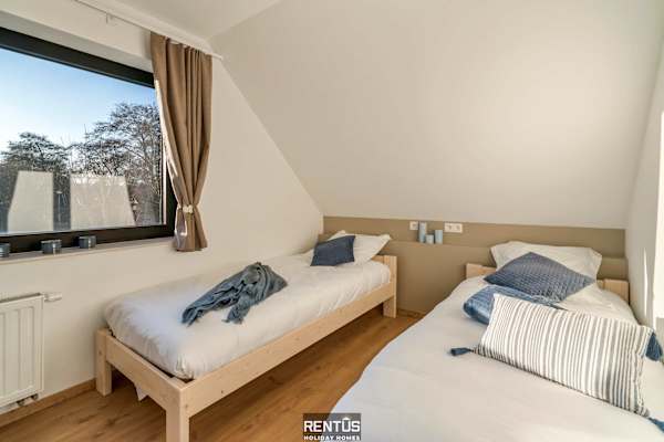 Villa Sailing-large luxury house in quiet location