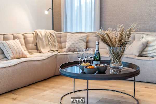 Villa Sailing-large luxury house in quiet location