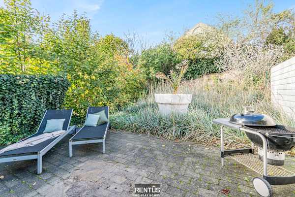 Villa Pippa - house on a short walk from the beach