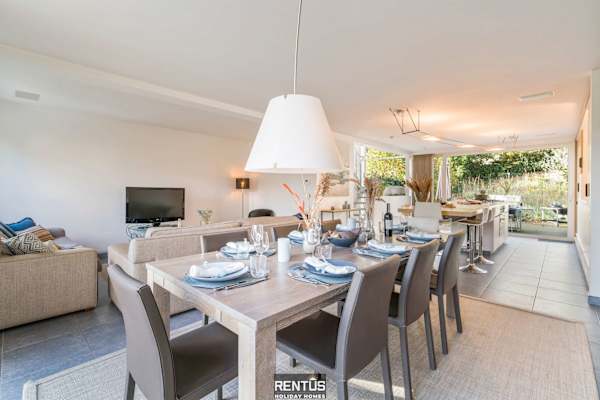 Villa Pippa - house on a short walk from the beach