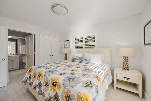 Beautiful Bedrooom with King size bed and ensuite Bathroom
