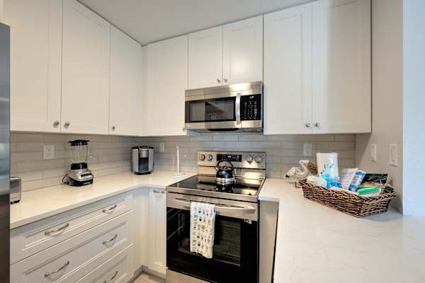 Fully stocked Kitchen; Bright furniture & Ample Light 