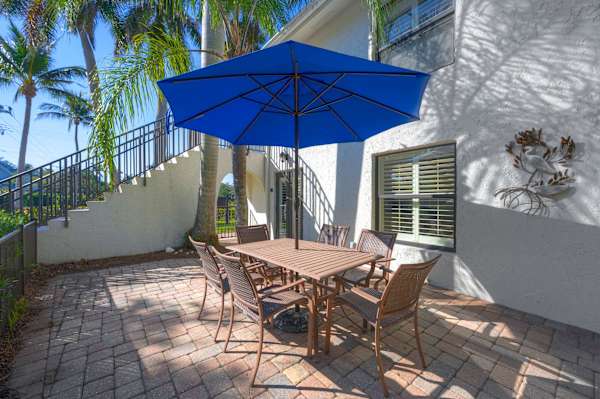 Sitting area with Umbrella; Perfect for Dining outside! 