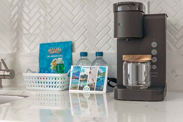 Keurig coffee maker is available in the kitchen.