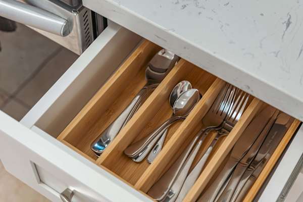 Utensils available in the kitchen