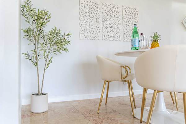 Dining area details