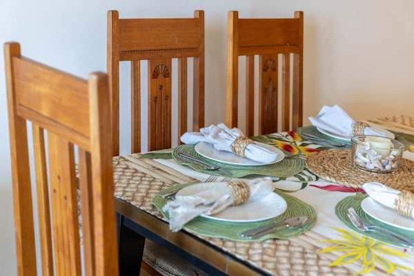 Island living - lanai, pool & beach essentials