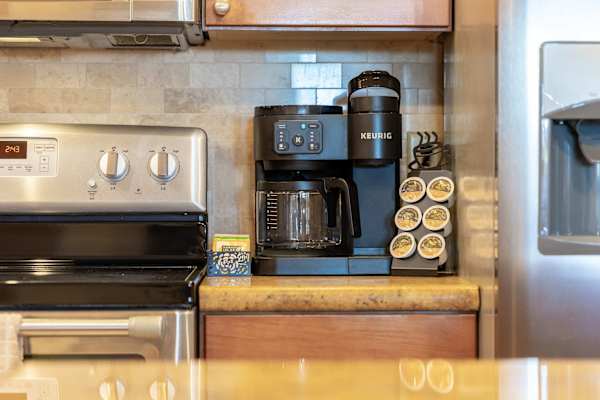 Island living - lanai, pool & beach essentials