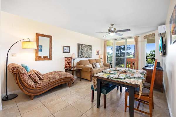 Island living - lanai, pool & beach essentials