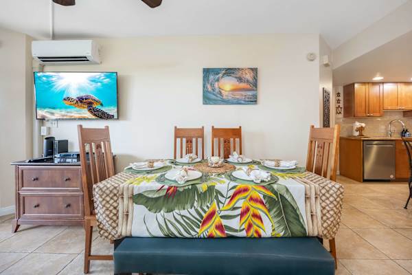 Island living - lanai, pool & beach essentials