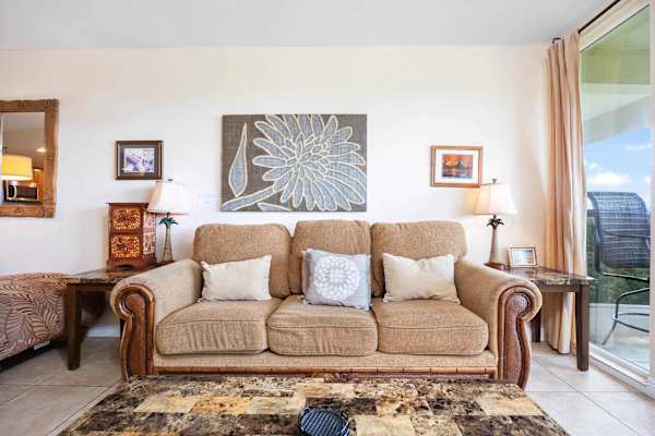 Island living - lanai, pool & beach essentials
