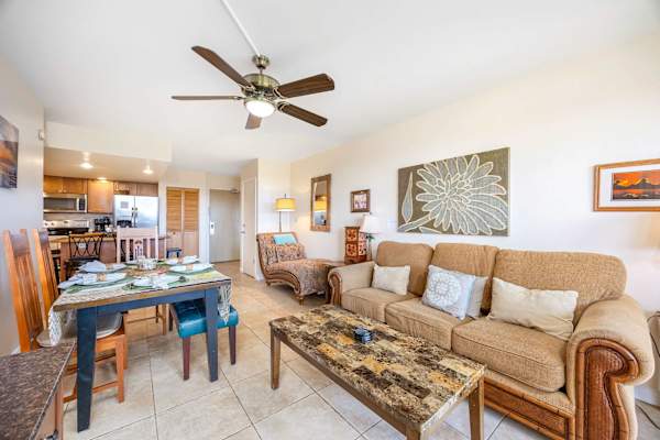 Island living - lanai, pool & beach essentials