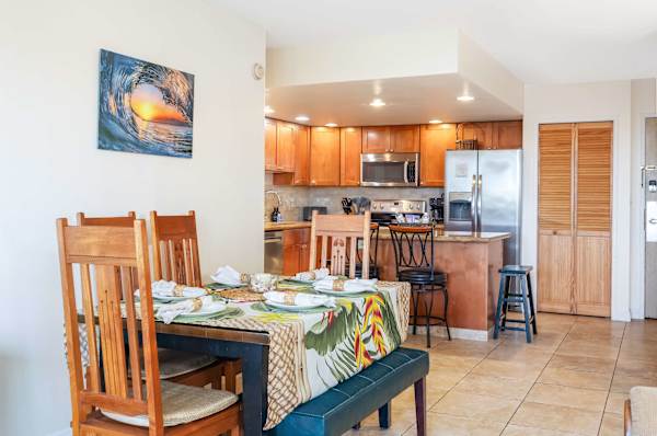 Island living - lanai, pool & beach essentials