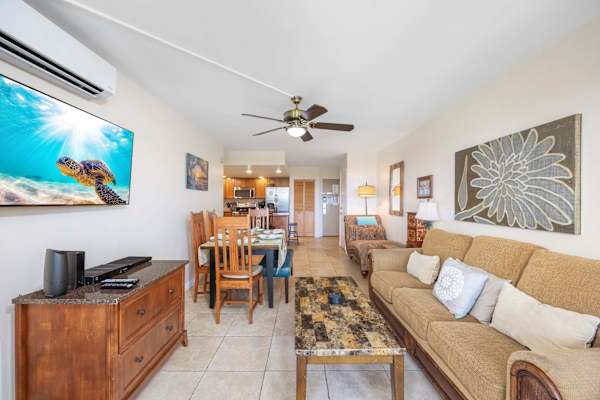 Island living - lanai, pool & beach essentials