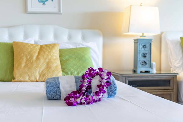 Island living - lanai, pool & beach essentials