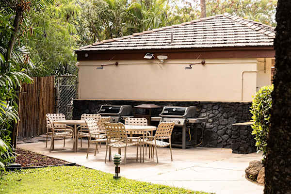 Island living - lanai, pool & beach essentials