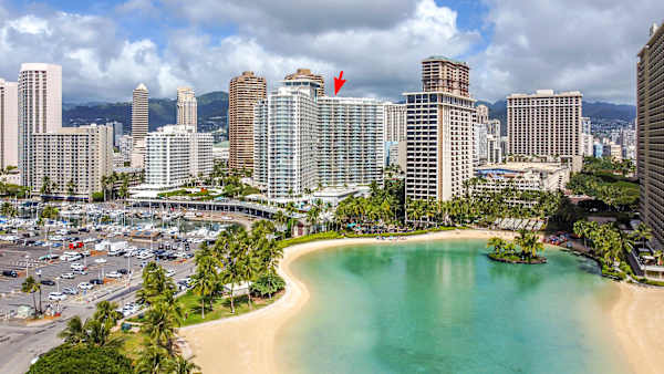 The Ilikai Hotel is located at the beginning of Waikiki, prominently situated between the turquoise waters of the Duke Kahanamoku Lagoon and the bustling Ala Wai Yacht Harbor.