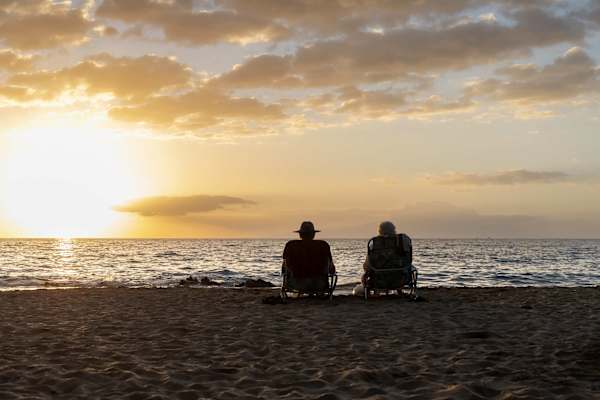 Watch the sun melt into the horizon from the beach as you unwind and share the moment with the people you’re with—an easy setting for connection, conversation, and quiet togetherness.