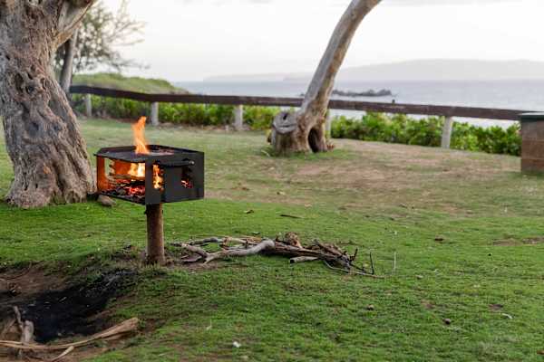 Sunrise, sea breeze, and slow mornings made better with this camping wood stove—ideal for beachside coffee, warm bites, and quality time together.