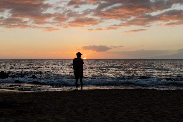 Watch the sun melt into the horizon from the beach as you unwind and share the moment with the people you’re with—an easy setting for connection, conversation, and quiet togetherness.