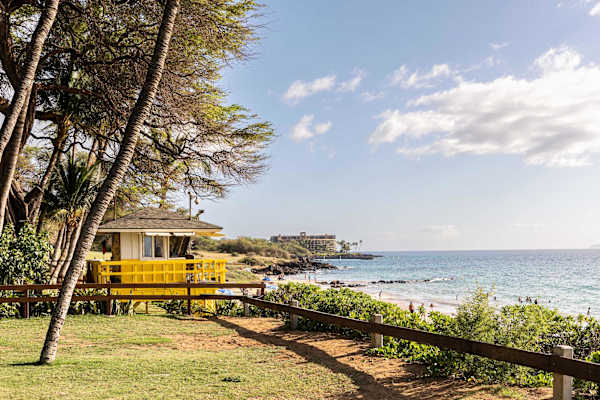 Stay just minutes from the beach and enjoy the best of coastal living—morning swims, sunset strolls, and the calming sound of the waves. A perfect blend of comfort and seaside escape awaits every guest.