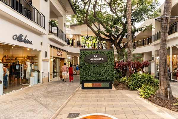 Explore The Shops at Wailea just minutes away, where you’ll find a curated mix of local boutiques, retail stores, and everyday essentials in one walkable destination.