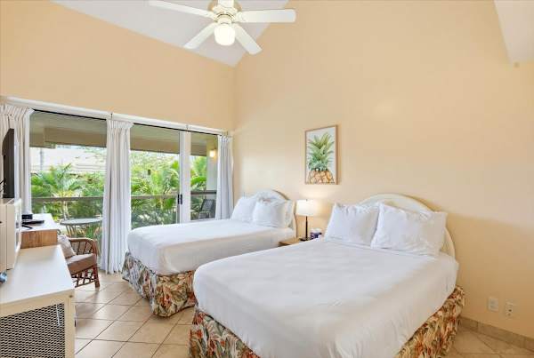 Maui Banyan condo w/ BBQ grill and pool