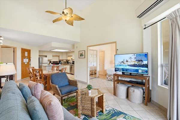 Maui Banyan condo w/ BBQ grill and pool