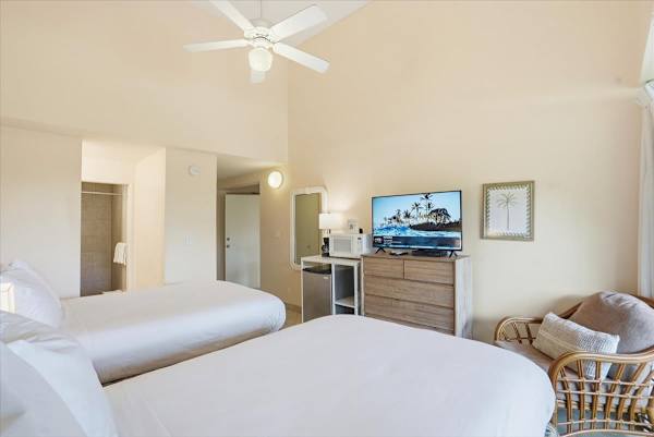 Maui Banyan condo w/ BBQ grill and pool