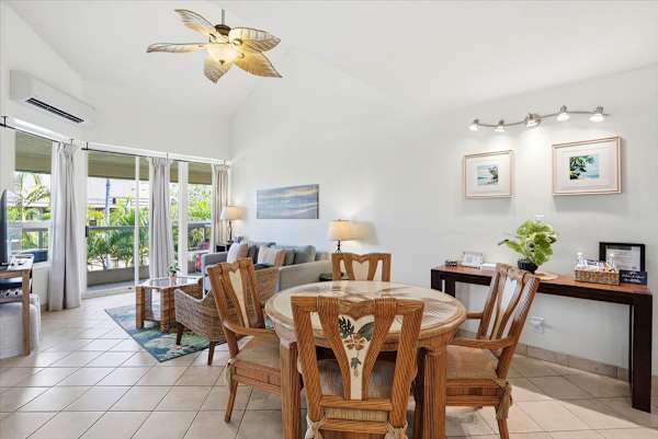 Maui Banyan condo w/ BBQ grill and pool