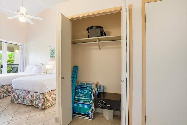 Maui Banyan condo w/ BBQ grill and pool