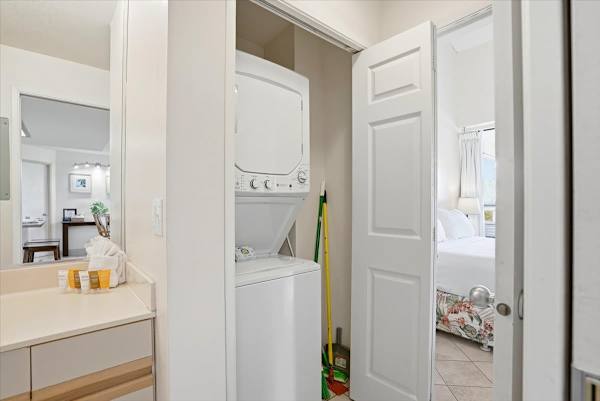 Maui Banyan condo w/ BBQ grill and pool