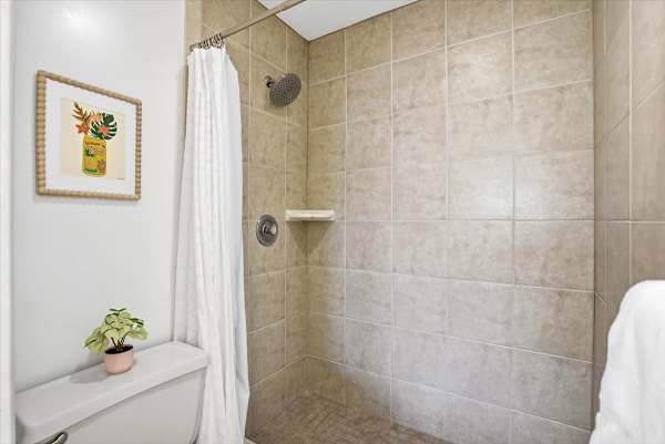 Maui Banyan condo w/ BBQ grill and pool