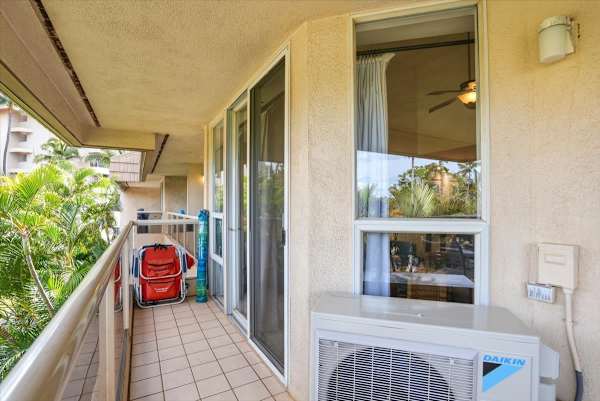 Maui Banyan condo w/ BBQ grill and pool