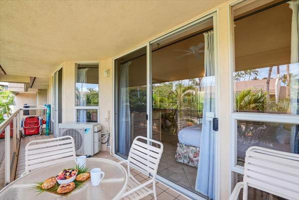Maui Banyan condo w/ BBQ grill and pool