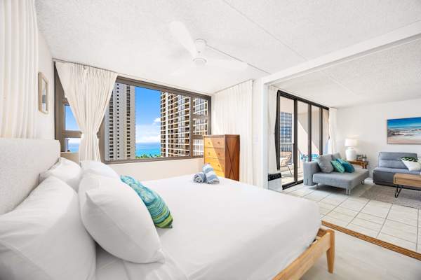 This bright condo features a king bed and a seamless open-concept design that leads directly into an inviting living and dining area.
