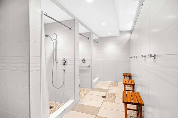Freshen up effortlessly in your convenient on-site shower facilities on the 6th floor, perfect after a swim at Waikiki Banyan.