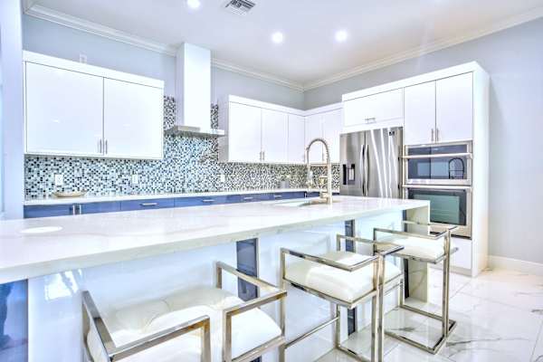 Fully Equipped, Open Kitchen with a Central Island; Premium Appliances 