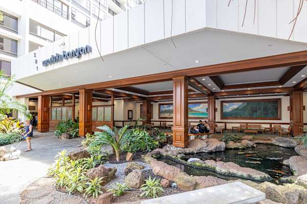 Welcome to Waikiki Banyan