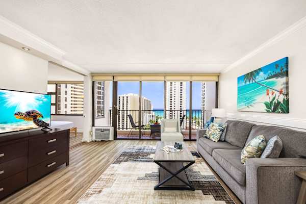 Stay in our beautiful condo on the 17th floor with a stunning ocean view!