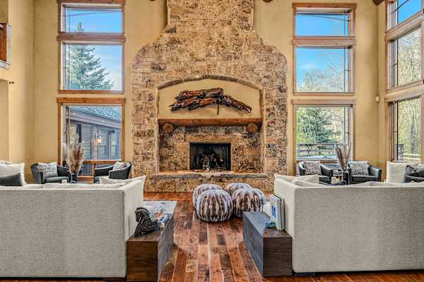 Abode at Trail Creek Canyon, ranch estate, views, hot tub, games