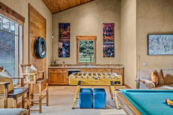 Abode at Trail Creek Canyon, ranch estate, views, hot tub, games